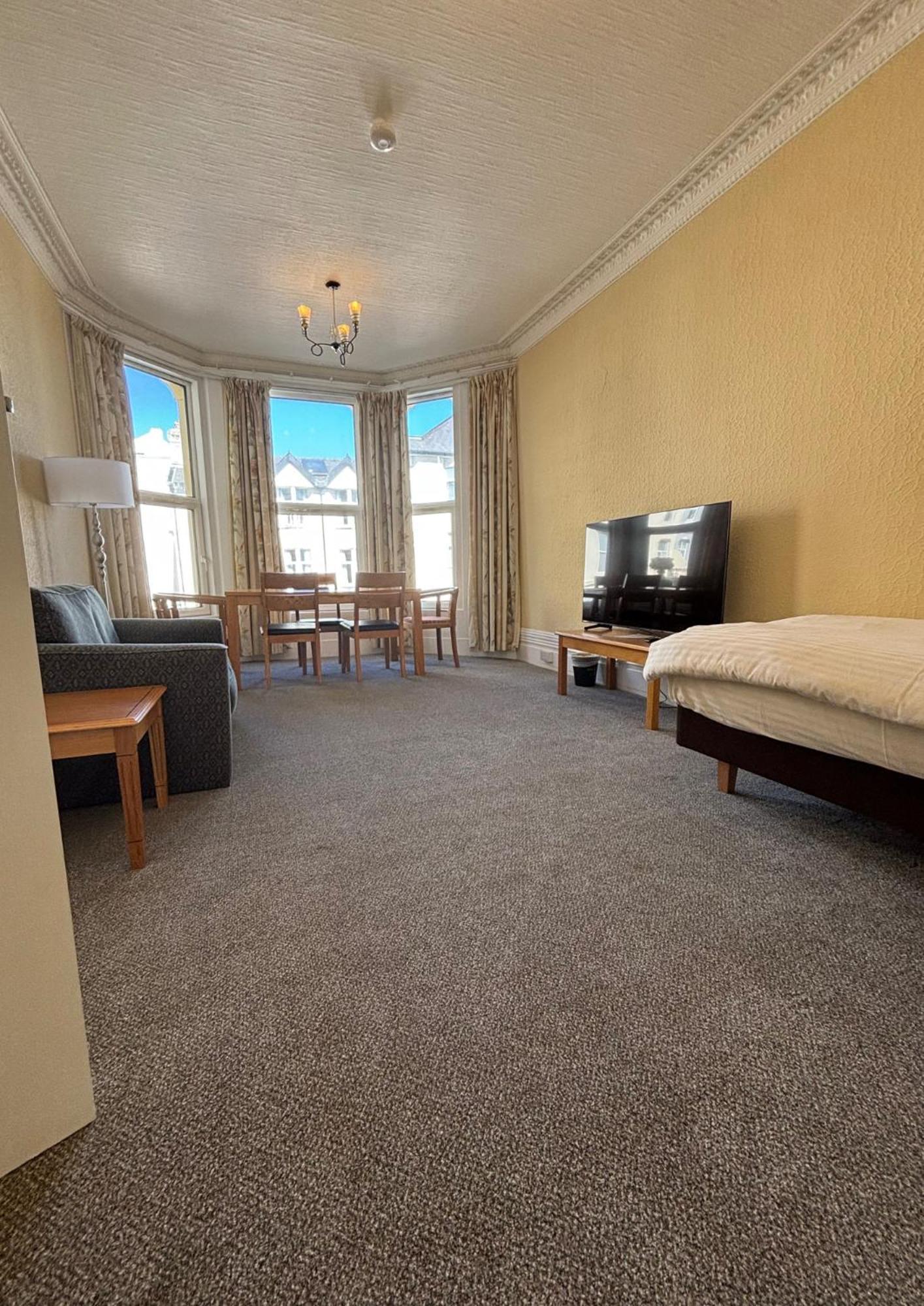 Welbeck Hotel & Apartments ดักลาส ภายนอก รูปภาพ