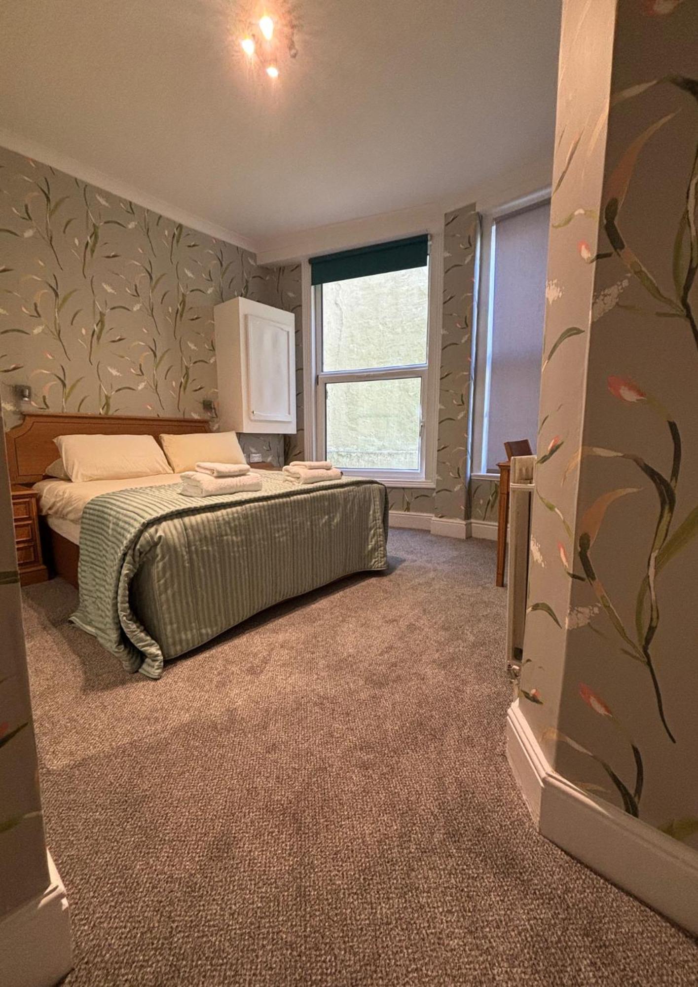 Welbeck Hotel & Apartments ดักลาส ภายนอก รูปภาพ